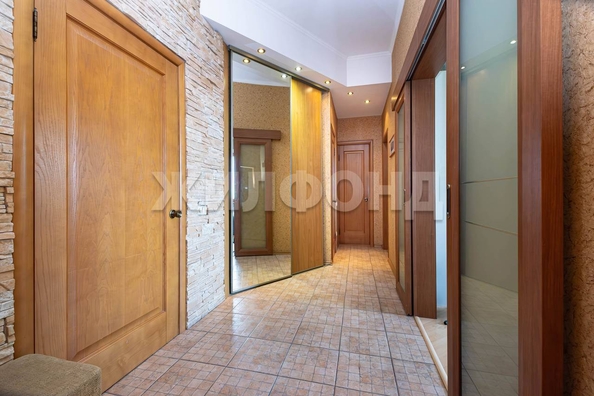 
  Продается 2-комн. квартира, 62 м², Крылова ул, д. 28/1
. Фото 10.