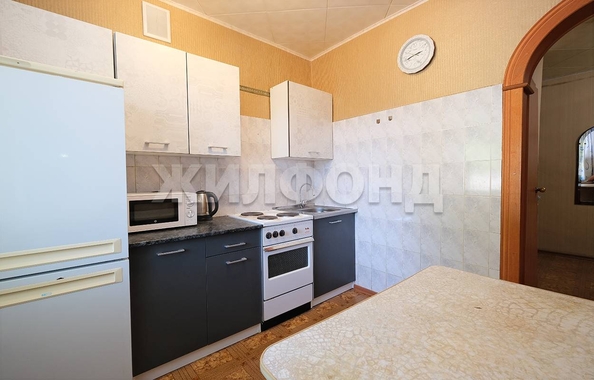 
  Продается 3-комн. квартира, 56 м², Большевистская ул, д. 155
. Фото 3.