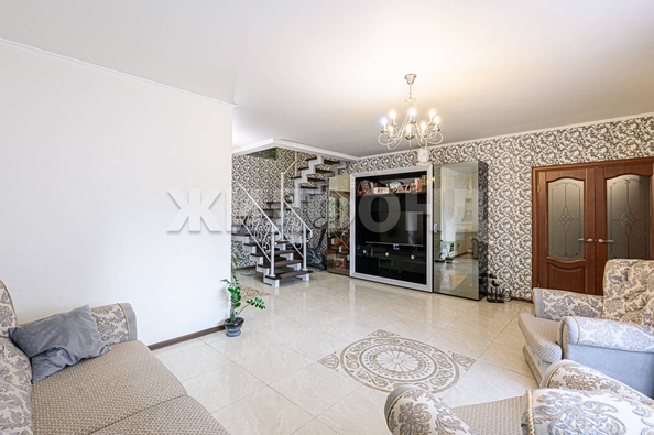 
  Продается 4-комн. квартира, 124.3 м², Вертковская ул, д. 42
. Фото 1.