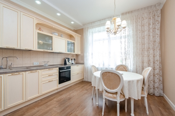 
  Продается 2-комн. квартира, 84 м², Октябрьская ул, д. 34
. Фото 3.