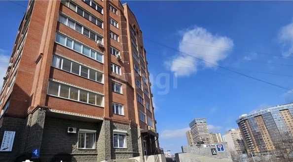 
  Продается 2-комн. квартира, 65 м², Семьи Шамшиных ул, д. 4
. Фото 10.