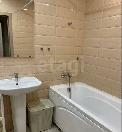
  Продается 3-комн. квартира, 74.3 м², Большевистская ул, д. 100
. Фото 12.