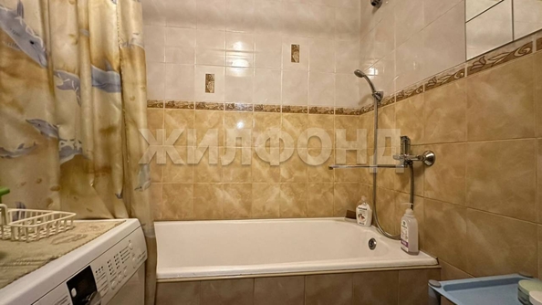 
  Продается 2-комн. квартира, 50.2 м², Троллейная ул, д. 132
. Фото 9.