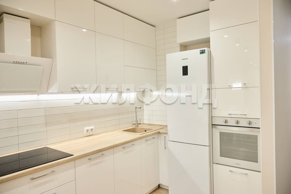 
  Продается 3-комн. квартира, 74.8 м², Лескова ул, д. 27
. Фото 4.