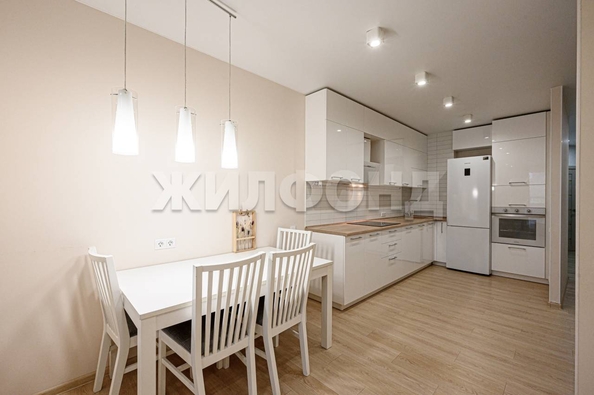 
  Продается 3-комн. квартира, 74.8 м², Лескова ул, д. 27
. Фото 5.