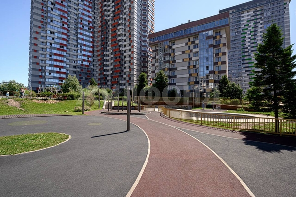 
  Продается 3-комн. квартира, 74.8 м², Лескова ул, д. 27
. Фото 39.
