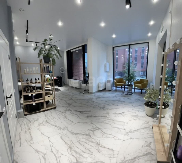 
  Продается универсальное помещение, 39 м², ЖК Европейский берег,  дом 42
. Фото 1.