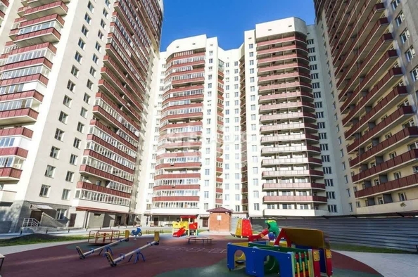 
  Продается 2-комн. квартира, 65 м², Галущака ул, д. 15
. Фото 16.