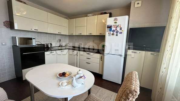 
  Продается 2-комн. квартира, 65 м², Калинина ул, д. 20
. Фото 1.