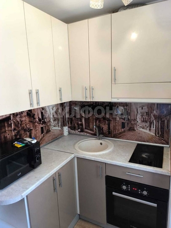 
  Продается 3-комн. квартира, 46.2 м², Петухова ул, д. 108
. Фото 8.