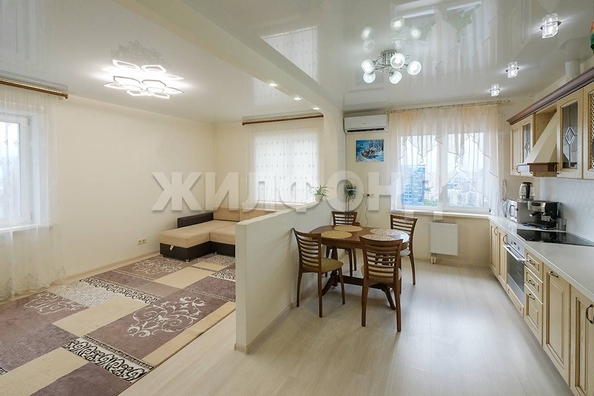 
  Продается 2-комн. квартира, 82.4 м², Толстого ул, д. 56
. Фото 2.