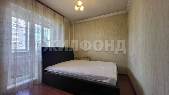 
  Продается 2-комн. квартира, 55.6 м², Троллейная ул, д. 18
. Фото 9.