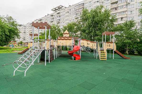 
  Продается 4-комн. квартира, 73.7 м², Челюскинцев ул, д. 15
. Фото 12.