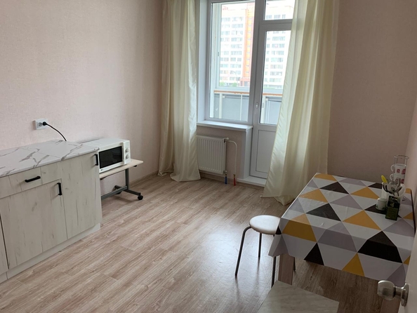 
  Сдам посуточно 1-комн. квартиру, 35 м², Петухова ул, д. 105
. Фото 4.