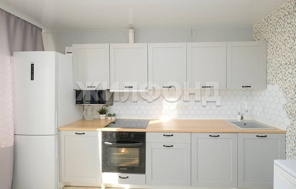 
  Продается 2-комн. квартира, 63.7 м², Николая Сотникова ул, д. 12
. Фото 6.