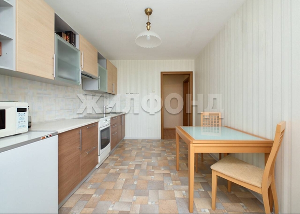 
  Продается 2-комн. квартира, 75.7 м², Федосеева ул, д. 2
. Фото 2.