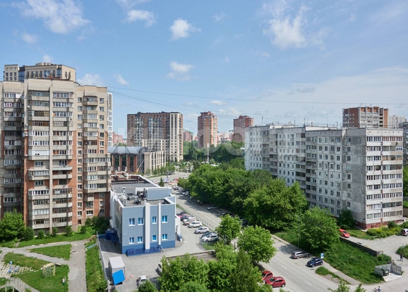 
  Продается 2-комн. квартира, 75.7 м², Федосеева ул, д. 2
. Фото 18.