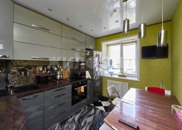 
  Продается 4-комн. квартира, 72.6 м², Новая Заря ул, д. 11
. Фото 5.