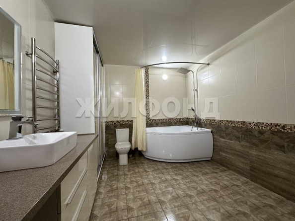 
  Продается 4-комн. квартира, 163.4 м², Зеленый Бор мкр, д. 5
. Фото 8.