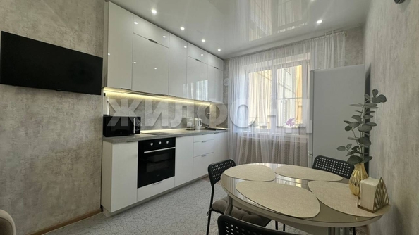 
  Продается 1-комн. квартира, 42.8 м², Виктора Уса ул, д. 5
. Фото 4.