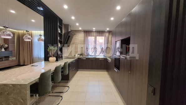 
  Продается 3-комн. квартира, 93 м², Кедровая ул, д. 49
. Фото 1.