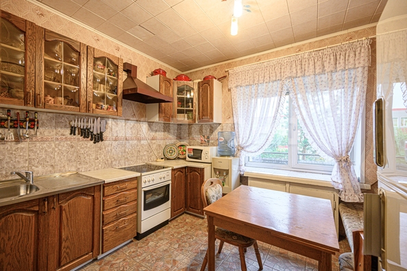 
  Сдается 3-комн. квартира, 87 м², Революции ул, д. 28
. Фото 16.