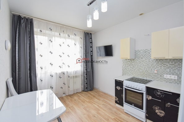 
  Продается 1-комн. квартира, 34.9 м², Радужный мкр, д. 6
. Фото 1.