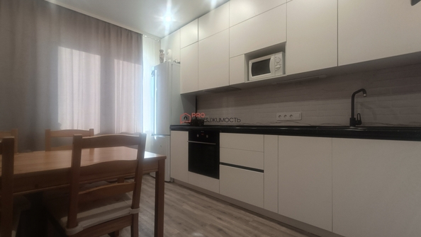 
  Продается 1-комн. квартира, 37.7 м², Петухова ул, д. 97
. Фото 5.