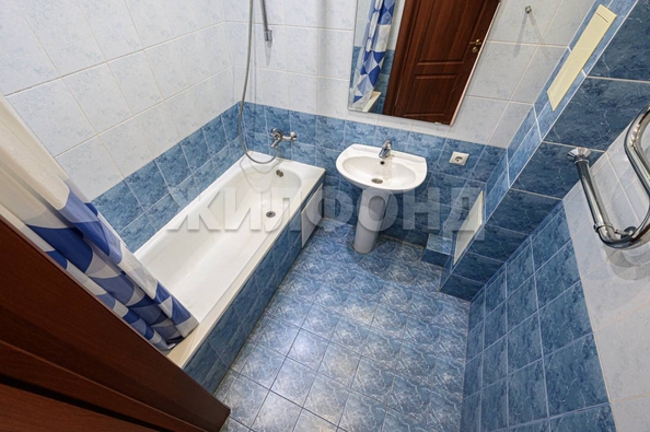 
  Продается 2-комн. квартира, 70.3 м², Орджоникидзе ул, д. 30
. Фото 27.