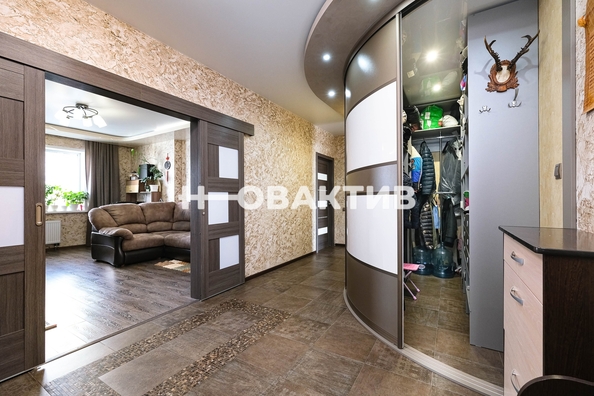 
  Продается 3-комн. квартира, 103 м², Сухарная ул, д. 96/2
. Фото 5.