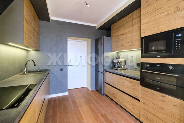 
  Продается 2-комн. квартира, 82.8 м², Добролюбова ул, д. 18/1
. Фото 7.