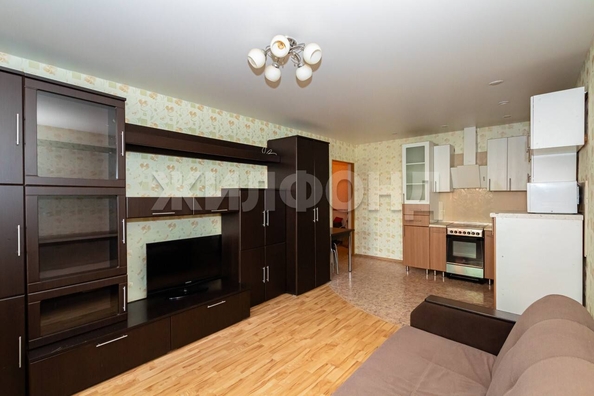 
  Продается 2-комн. квартира, 48.9 м², Петухова ул, д. 160
. Фото 2.