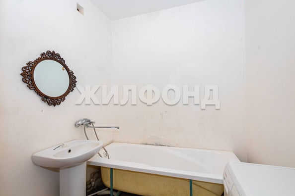 
  Продается 2-комн. квартира, 48.9 м², Петухова ул, д. 160
. Фото 6.