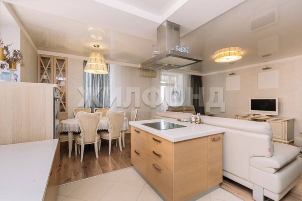 
  Продается 4-комн. квартира, 217.9 м², Галущака ул, д. 9
. Фото 6.