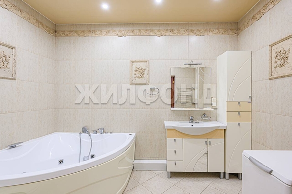 
  Продается 2-комн. квартира, 91.2 м², Железнодорожная ул, д. 12
. Фото 14.