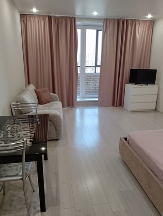 
  Сдам посуточно 1-комн. квартиру, 30 м², Дуси Ковальчук ул, д. 248
. Фото 1.