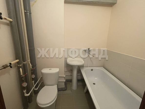 
  Продается 1-комн. квартира, 32.5 м², Титова ул, д. 256
. Фото 8.