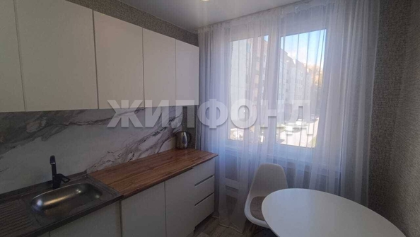 
  Продается 2-комн. квартира, 43.7 м², Космическая ул, д. 8
. Фото 7.