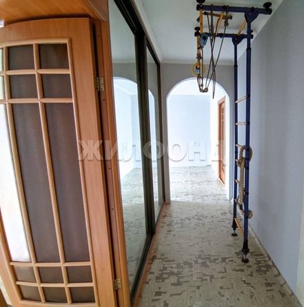 
  Продается 3-комн. квартира, 59 м², Есенина ул, д. 10
. Фото 5.