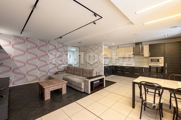 
  Продается 3-комн. квартира, 90.9 м², Адриена Лежена ул, д. 29/1
. Фото 3.