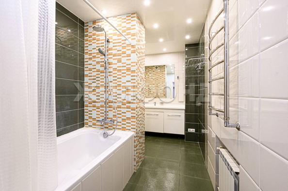 
  Продается 3-комн. квартира, 90.9 м², Адриена Лежена ул, д. 29/1
. Фото 9.