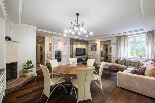 
  Продается 4-комн. квартира, 312 м², Золотодолинская ул, д. 35
. Фото 4.