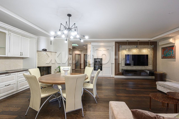 
  Продается 4-комн. квартира, 312 м², Золотодолинская ул, д. 35
. Фото 5.