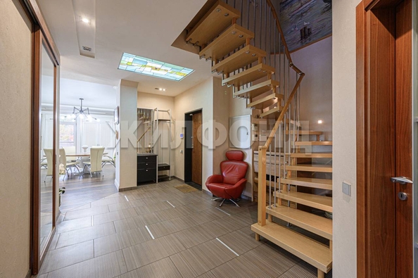 
  Продается 4-комн. квартира, 312 м², Золотодолинская ул, д. 35
. Фото 6.