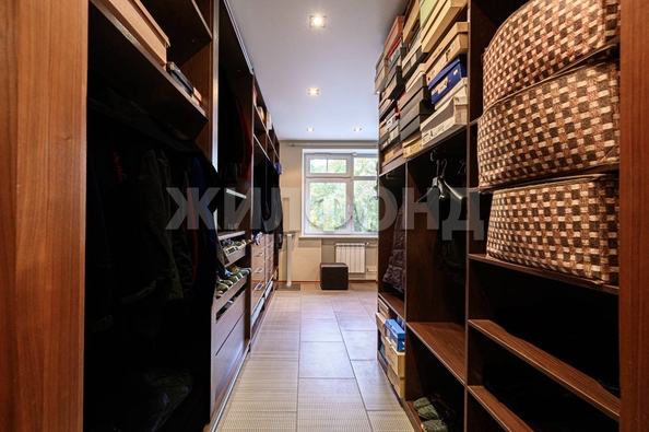 
  Продается 4-комн. квартира, 312 м², Золотодолинская ул, д. 35
. Фото 11.