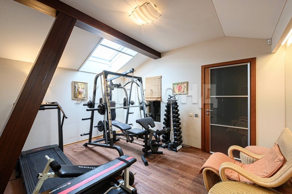 
  Продается 4-комн. квартира, 312 м², Золотодолинская ул, д. 35
. Фото 31.