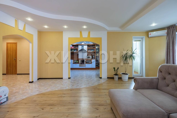
  Продается 3-комн. квартира, 113.2 м², Галущака ул, д. 3
. Фото 2.