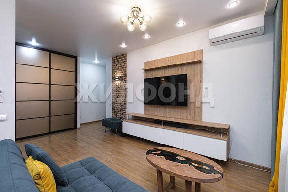 
  Продается 4-комн. квартира, 90.4 м², Связистов ул, д. 154
. Фото 7.