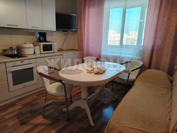 
  Продается 3-комн. квартира, 72.7 м², Титова ул, д. 276
. Фото 1.