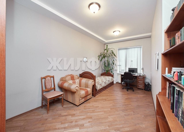 
  Продается 3-комн. квартира, 137.9 м², Галущака ул, д. 1
. Фото 3.